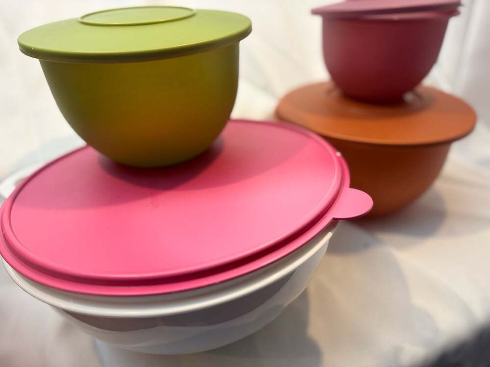 Tupperware Nesting Mixing Bowl Set with Lids, 4-Piece Multi-Color - Picture 2 of 12